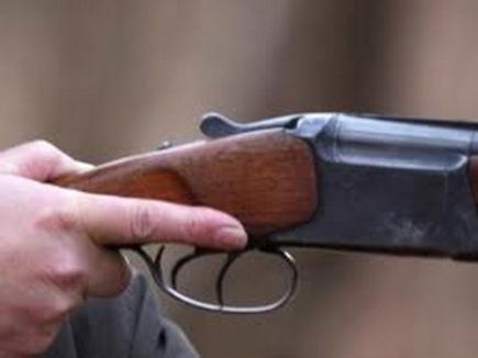 Armă letală fără acte, descoperită la un tânăr de 25 de ani din Cheţ